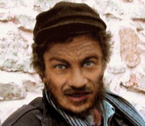 ___ &laquo; Salut ! c'est toi ? qui va l&agrave; ... (certain d'&ecirc;tre au calme avant de se lancer ;-)  ?! ...&raquo;